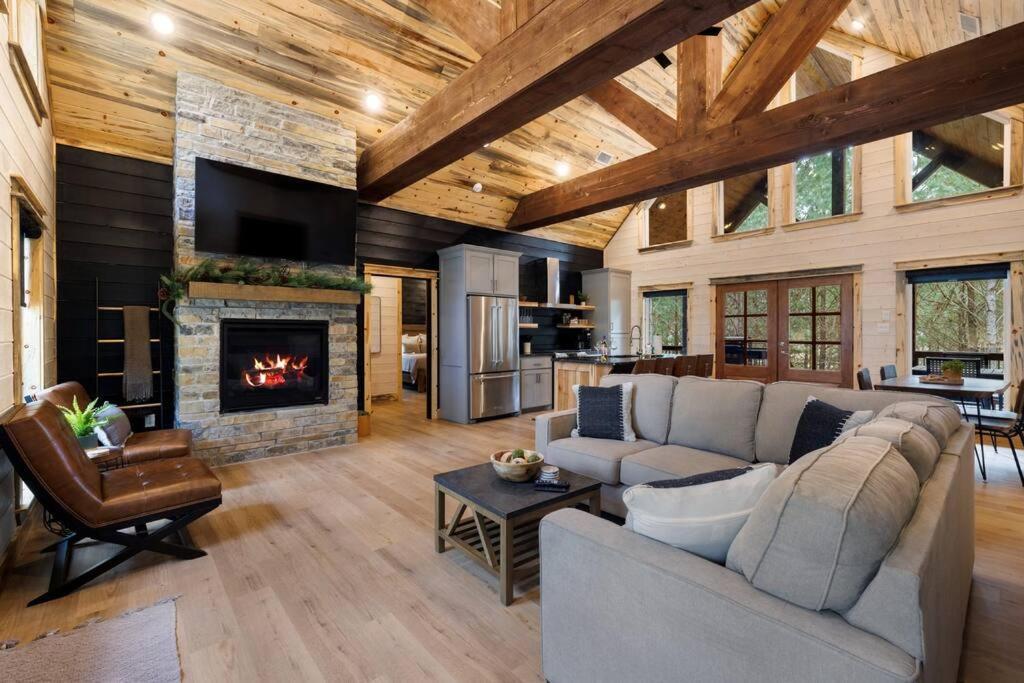 Lone Pine Lodge. Brand New! 2 Bedroom Luxury Cabin. Broken Bow Luaran gambar