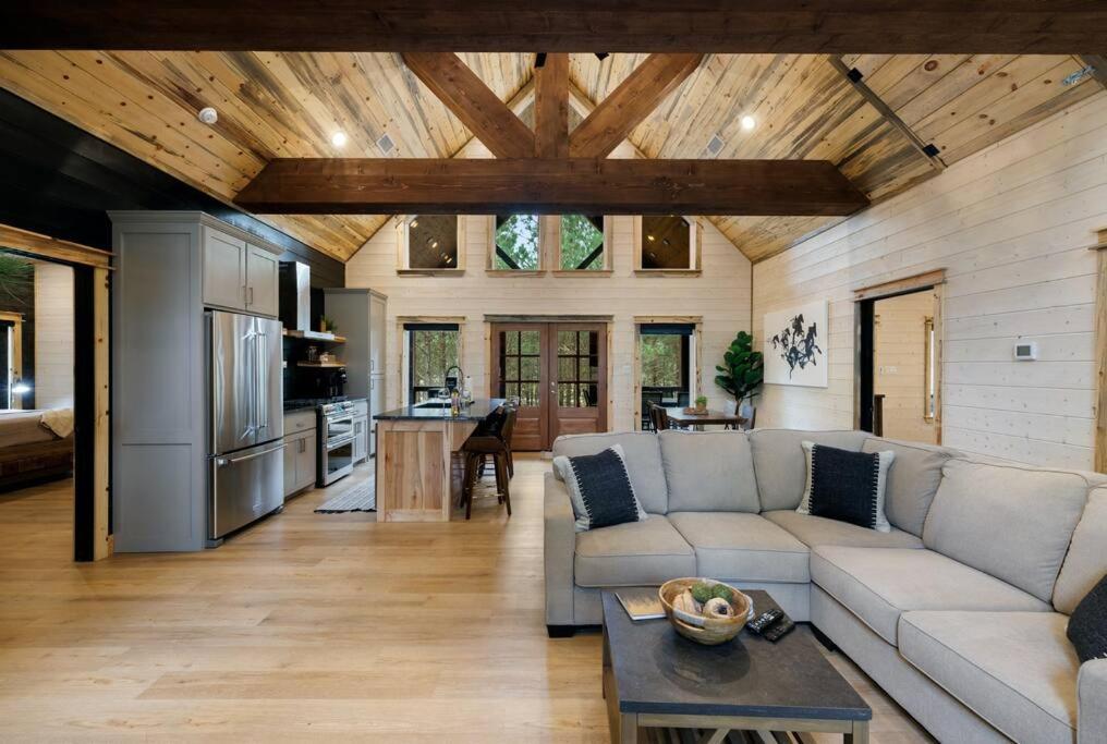 Lone Pine Lodge. Brand New! 2 Bedroom Luxury Cabin. Broken Bow Luaran gambar