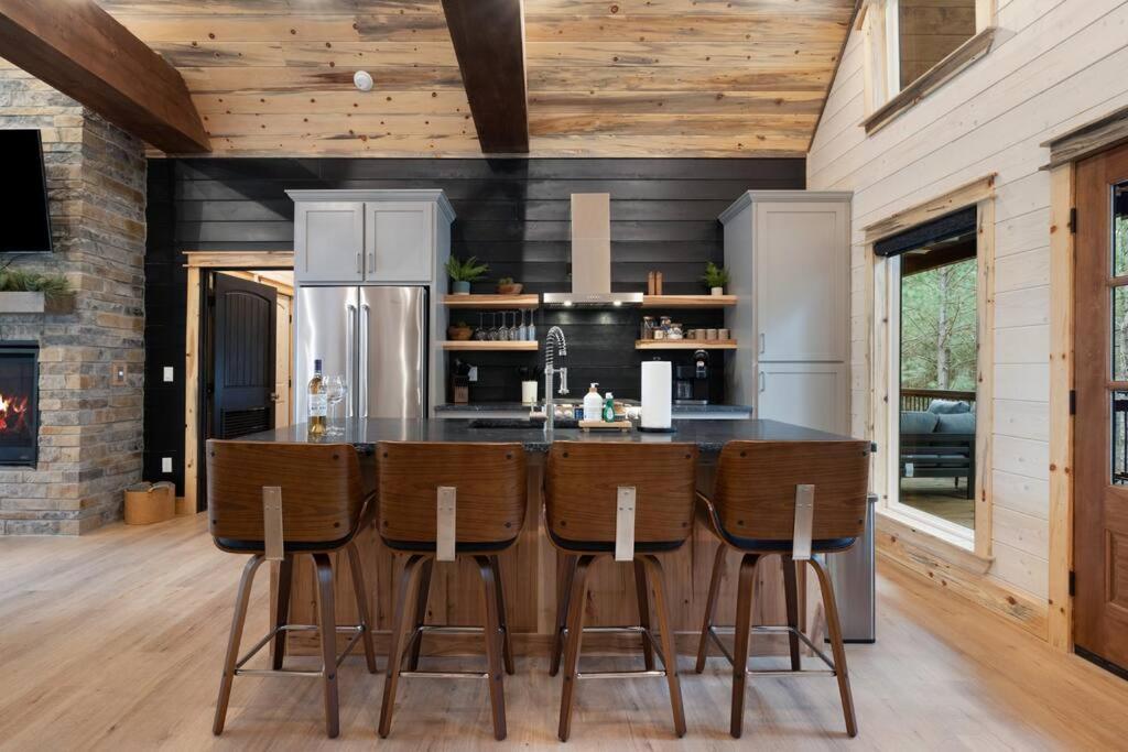 Lone Pine Lodge. Brand New! 2 Bedroom Luxury Cabin. Broken Bow Luaran gambar